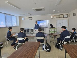 画像：中学生の企業見学がありました