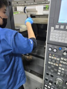 画像：2年目中途採用の従業員へインタビュー